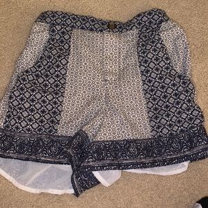 American Eagle flowy shorts